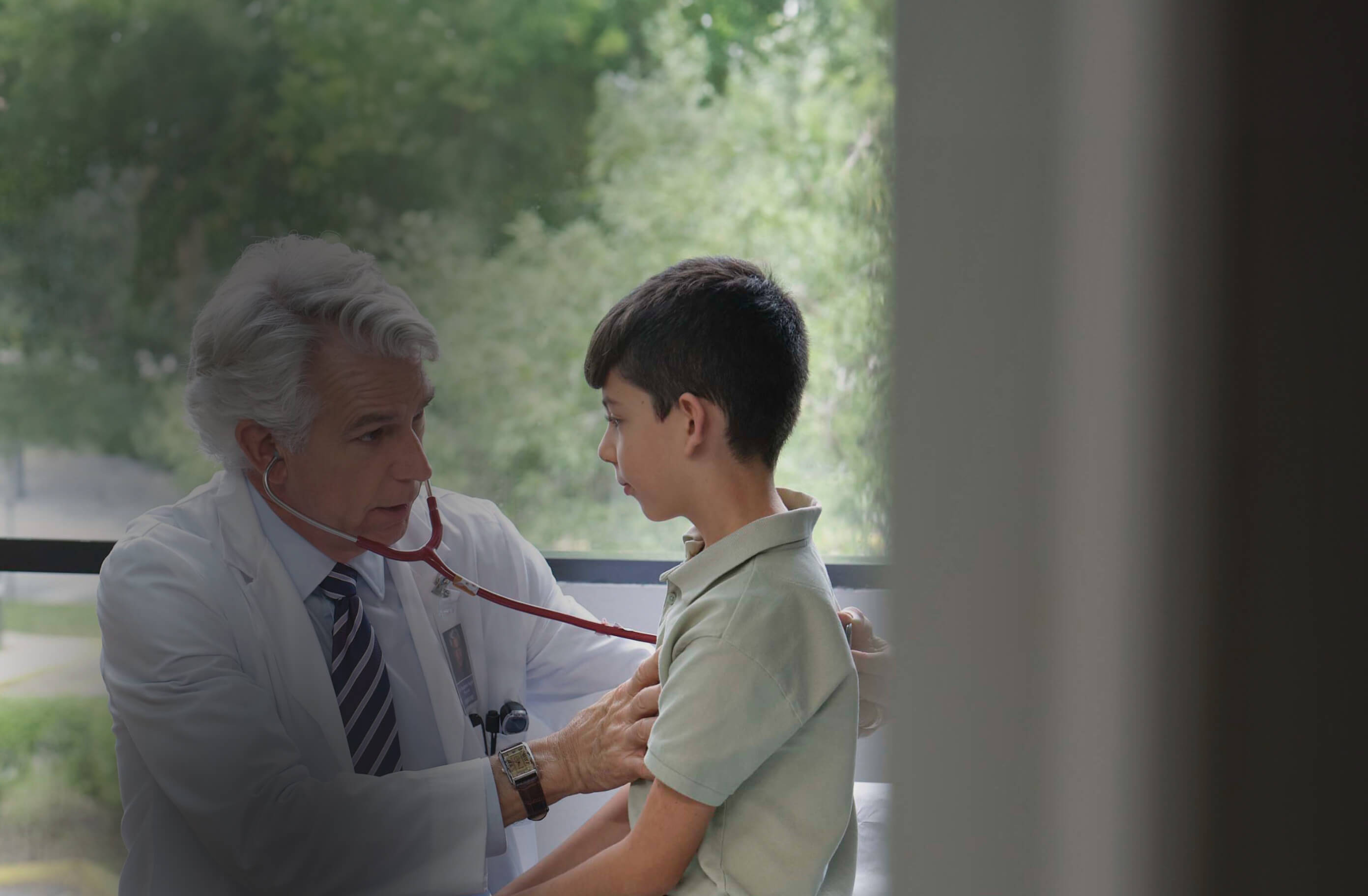 IMG_DoctorPatient_1392x912