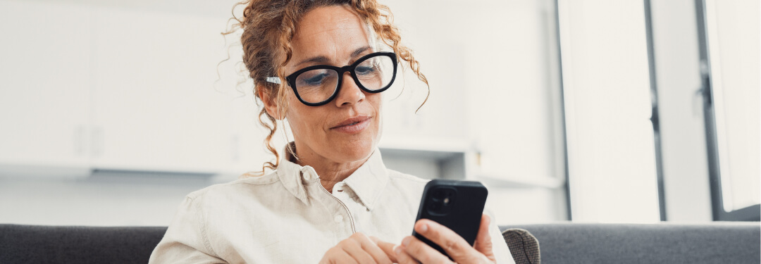 Physician uses their phone to help calculate MIPS score.